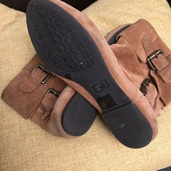 Cute suede ankle boots size 7M - Picture 4 of 10